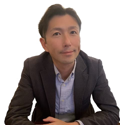 代表 阿部が海洋散骨のご相談を受ける様子（事前相談からアフターフォローまで一貫対応）