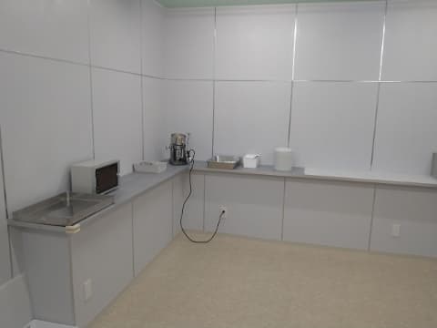 粉骨専用室での作業