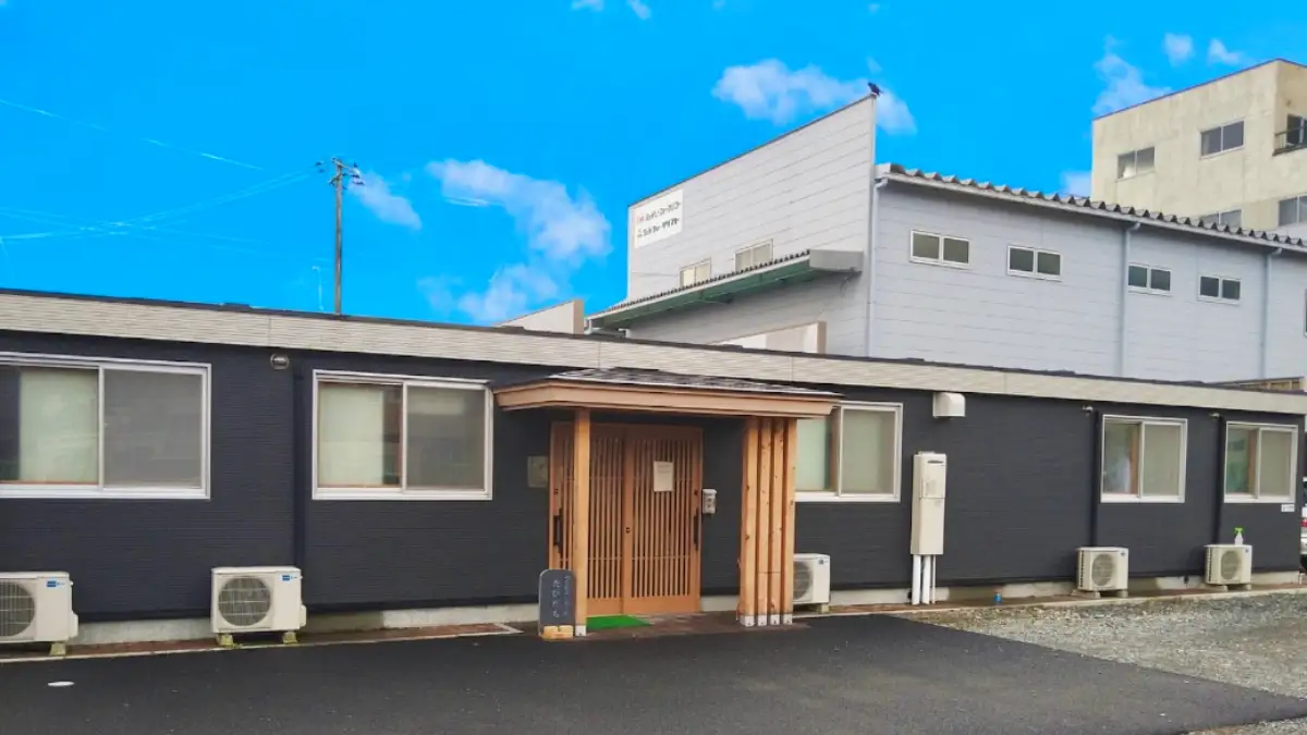 自社斎場「家族葬のたびだち」を所有